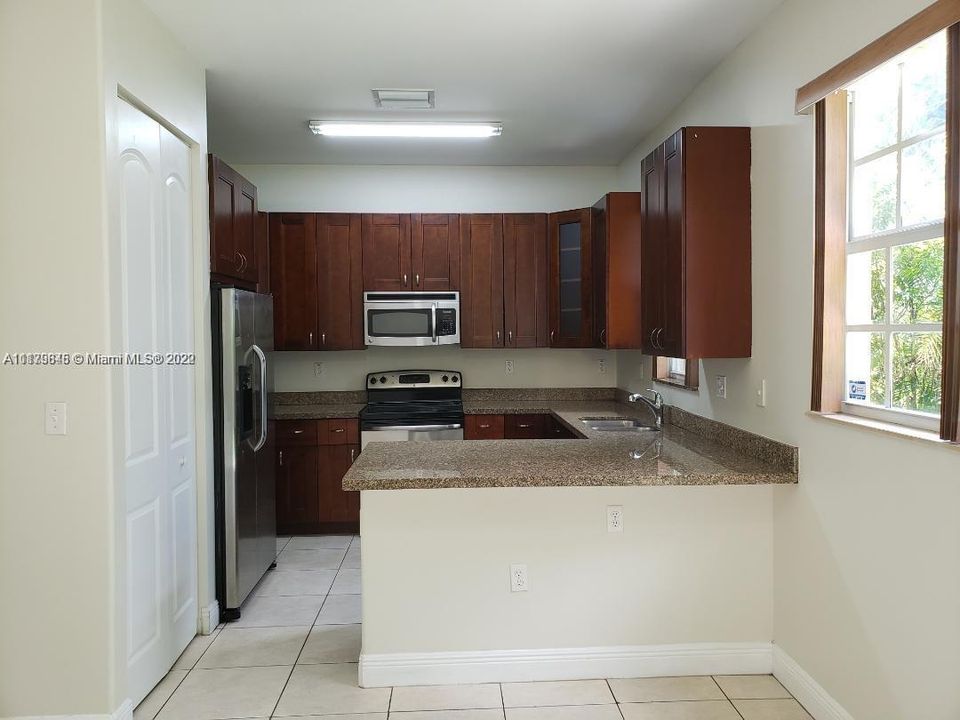 Recently Rented: $3,500 (4 beds, 3 baths, 2472 Square Feet)