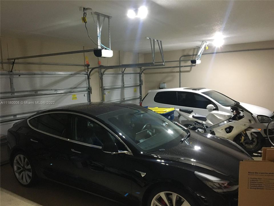 Недавно продано: $480,000 (4 спален, 4 ванн, 2566 Квадратных фут)