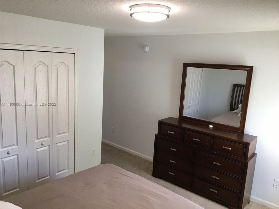 Недавно продано: $480,000 (4 спален, 4 ванн, 2566 Квадратных фут)