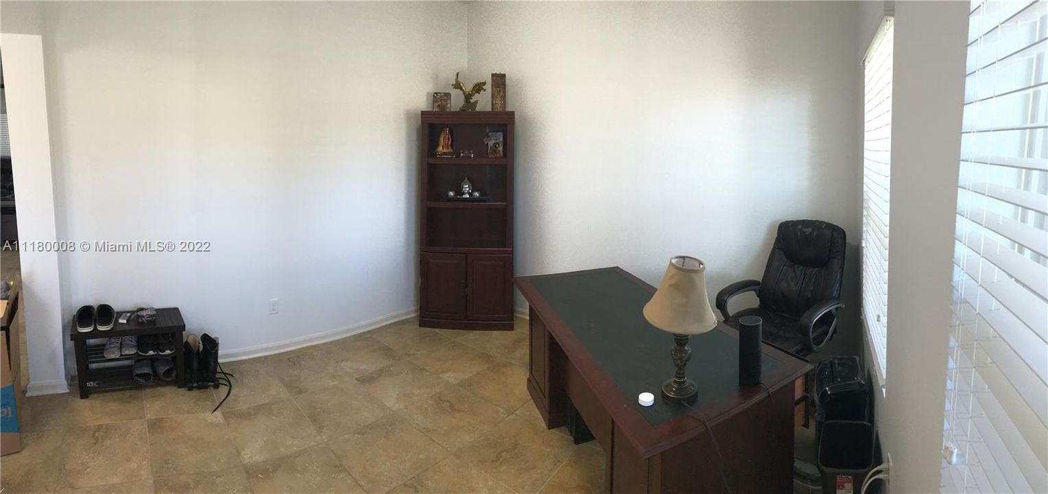 Недавно продано: $480,000 (4 спален, 4 ванн, 2566 Квадратных фут)