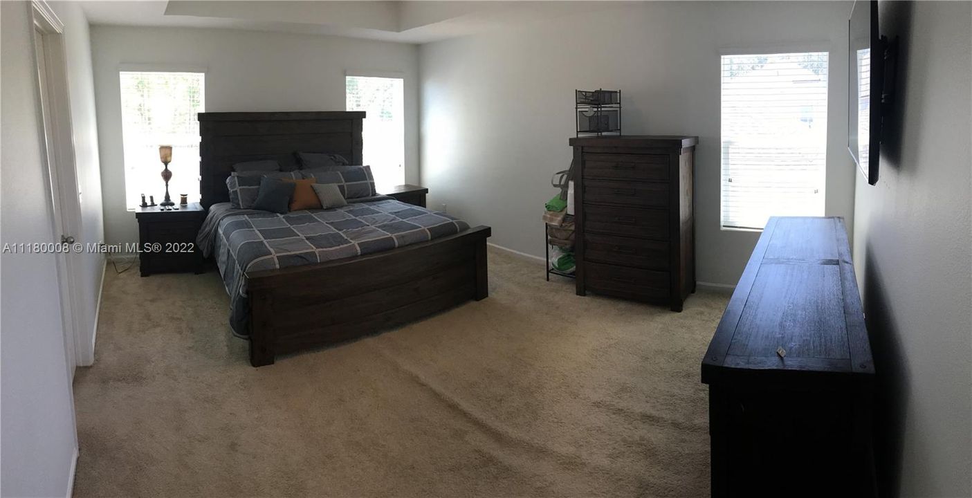 Недавно продано: $480,000 (4 спален, 4 ванн, 2566 Квадратных фут)