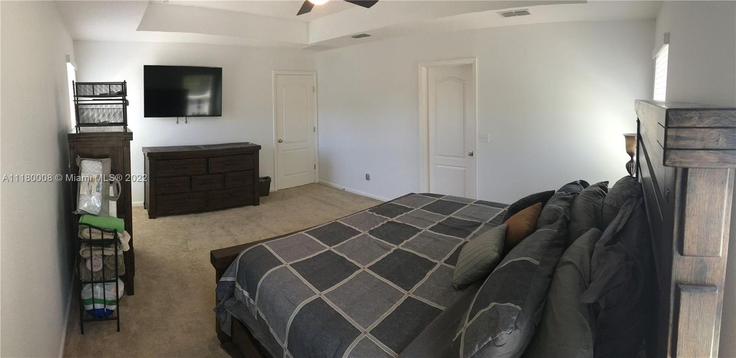 Недавно продано: $480,000 (4 спален, 4 ванн, 2566 Квадратных фут)