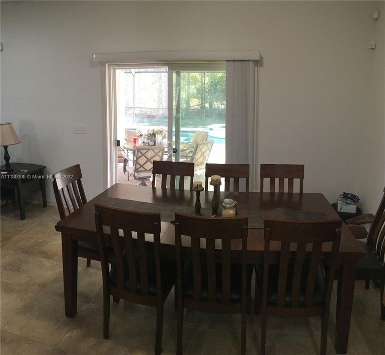 Недавно продано: $480,000 (4 спален, 4 ванн, 2566 Квадратных фут)