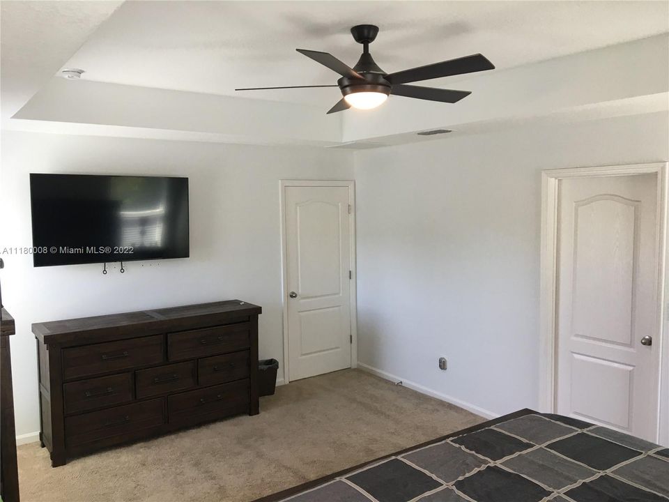 Недавно продано: $480,000 (4 спален, 4 ванн, 2566 Квадратных фут)