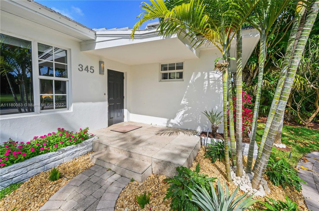 Recently Sold: $1,875,000 (3 beds, 3 baths, 2302 Square Feet)