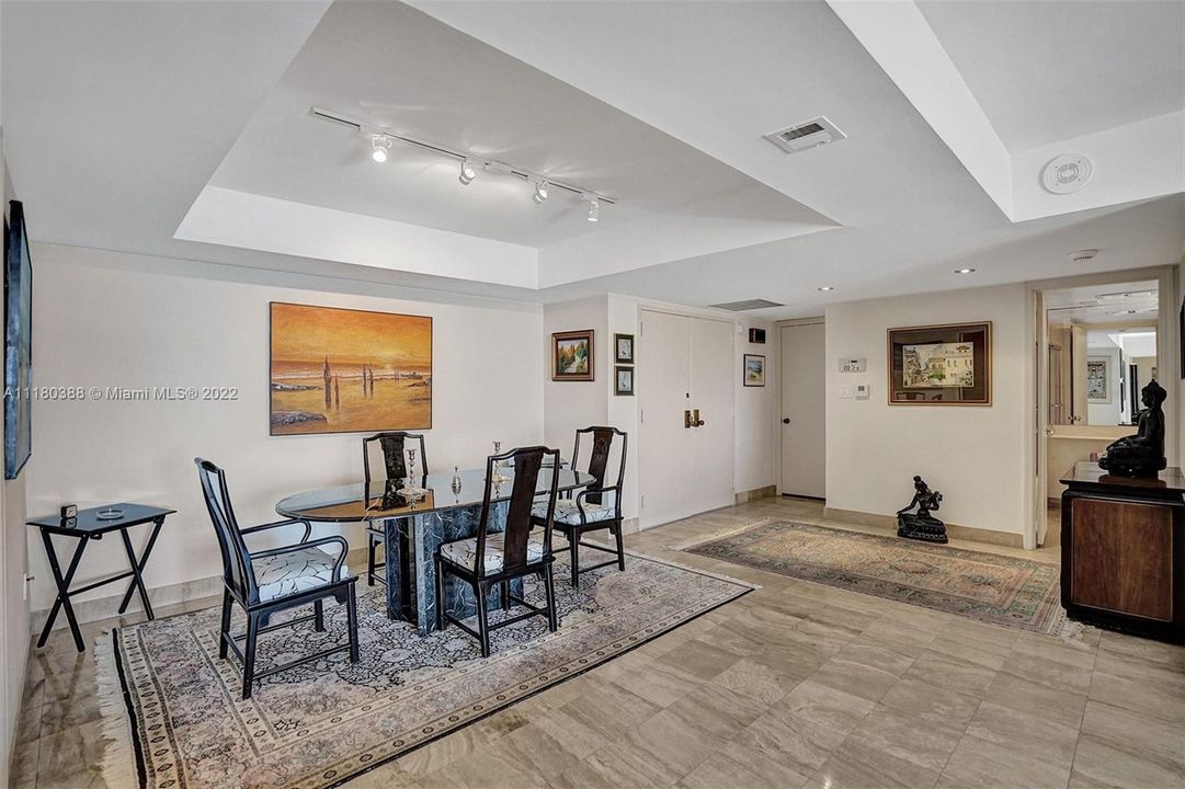 Recently Sold: $1,200,000 (2 beds, 2 baths, 1882 Square Feet)