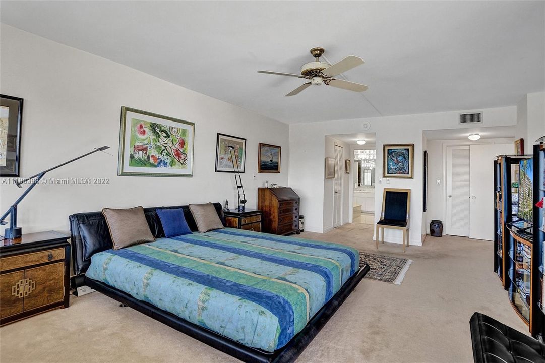 Recently Sold: $1,200,000 (2 beds, 2 baths, 1882 Square Feet)