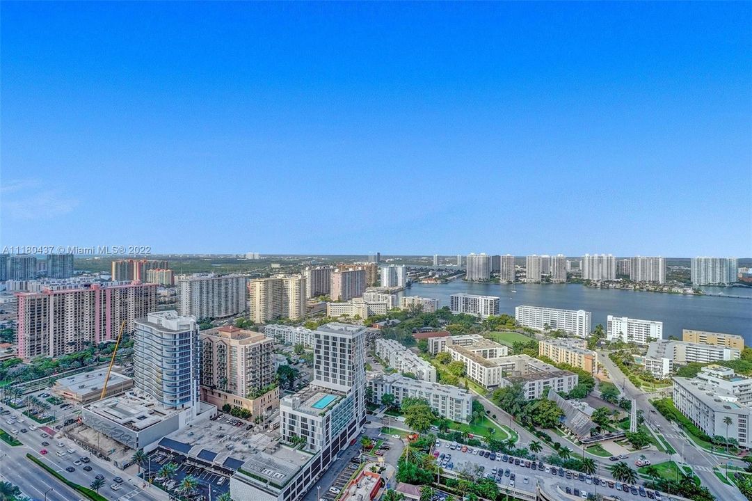 Recently Sold: $3,250,000 (3 beds, 3 baths, 2031 Square Feet)