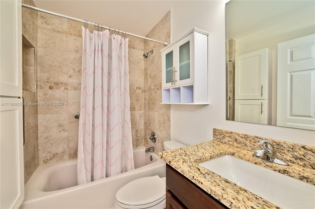 Vendido Recientemente: $575,000 (3 camas, 2 baños, 1958 Pies cuadrados)