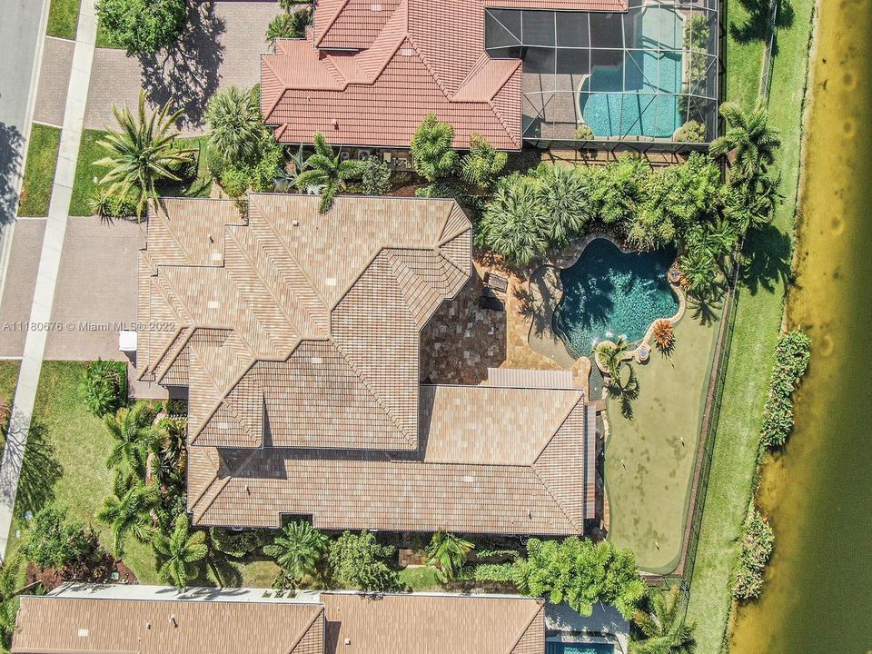 Recently Sold: $2,500,000 (3 beds, 4 baths, 3769 Square Feet)