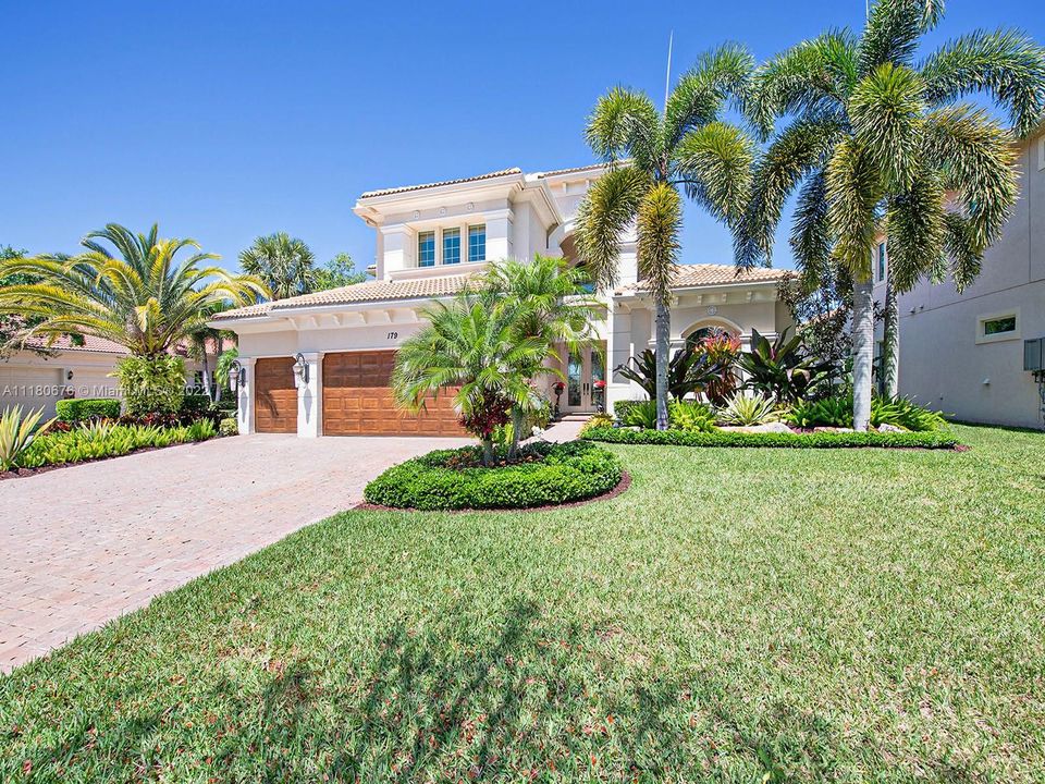 Recently Sold: $2,500,000 (3 beds, 4 baths, 3769 Square Feet)