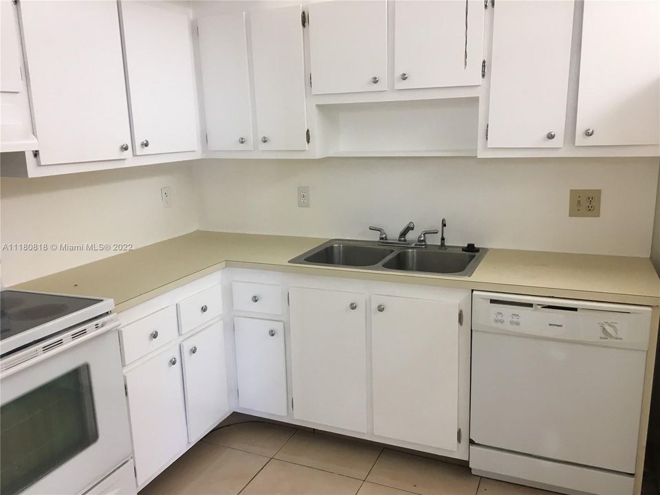 Recently Sold: $210,500 (2 beds, 2 baths, 1150 Square Feet)