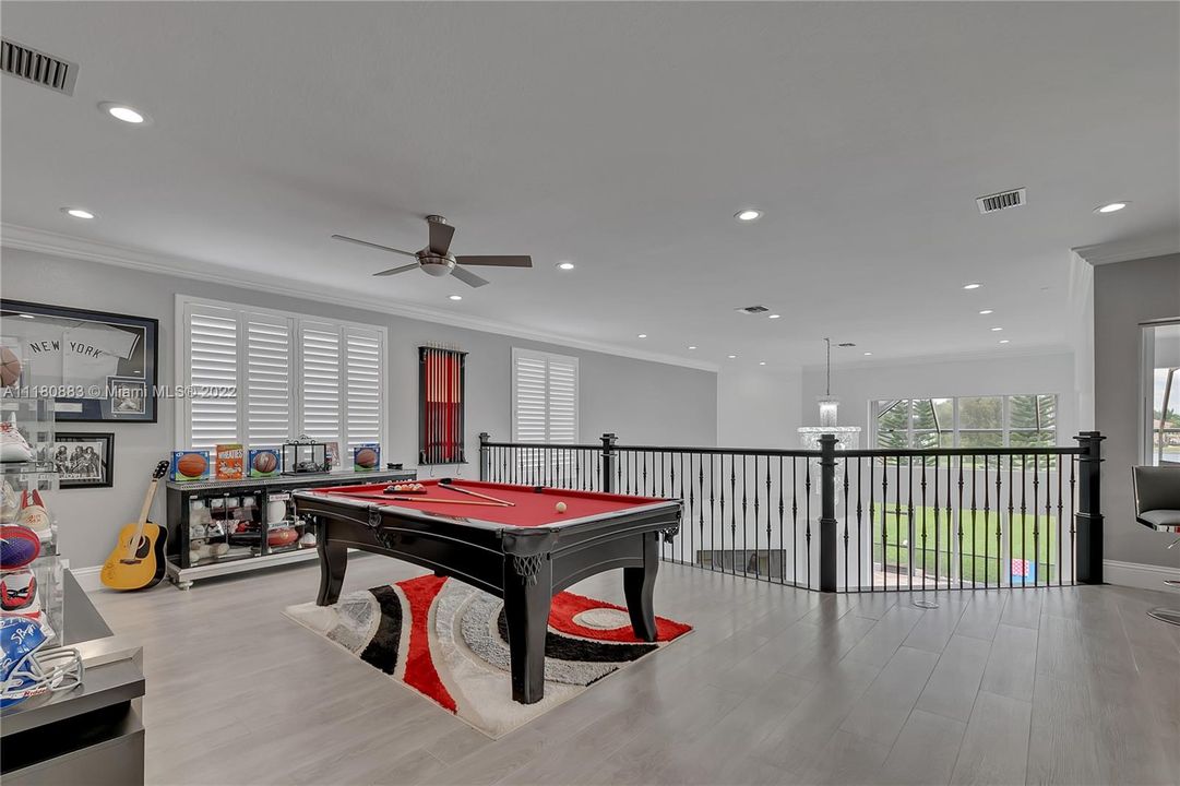 Huge Open Loft for Game or Playroom to have FUN entertaining!