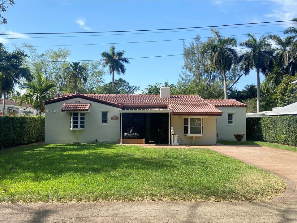 Vendido Recientemente: $1,100,000 (4 camas, 3 baños, 1417 Pies cuadrados)