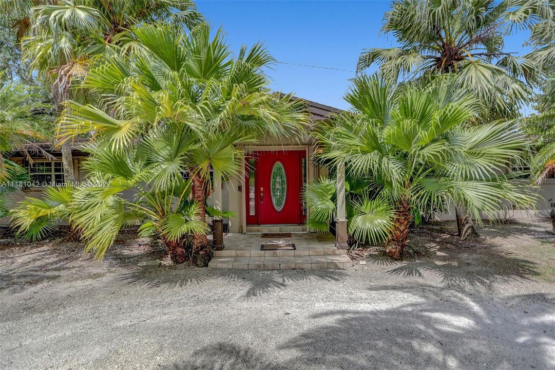 Recently Sold: $2,900,000 (5 beds, 3 baths, 6078 Square Feet)