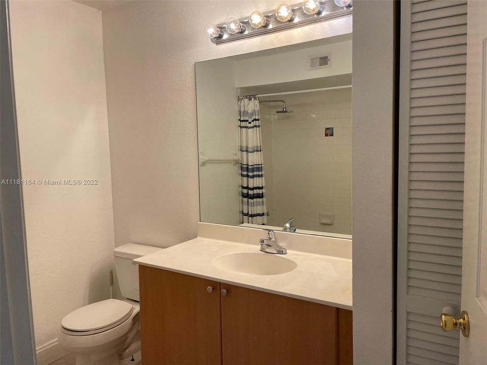 Recently Rented: $1,799 (1 beds, 1 baths, 558 Square Feet)