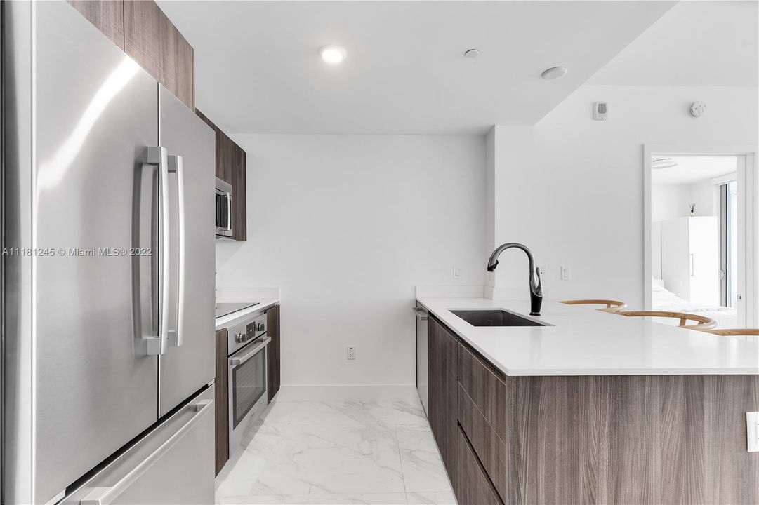 Recently Sold: $495,000 (1 beds, 1 baths, 743 Square Feet)