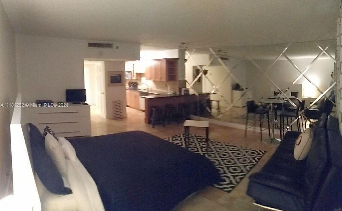 For Sale: $370,000 (0 beds, 1 baths, 530 Square Feet)