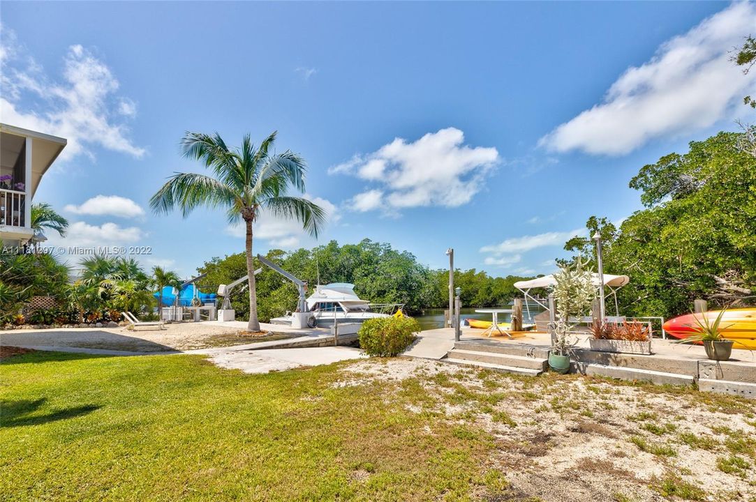 Recently Sold: $1,875,000 (3 beds, 2 baths, 1222 Square Feet)