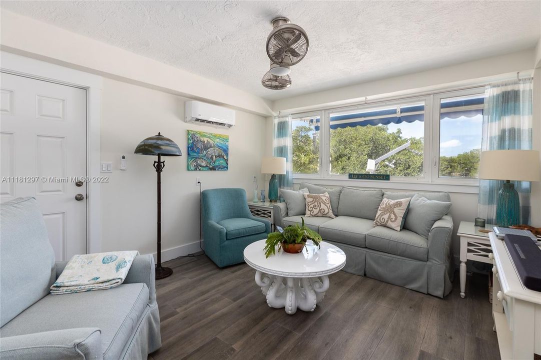 Recently Sold: $1,875,000 (3 beds, 2 baths, 1222 Square Feet)