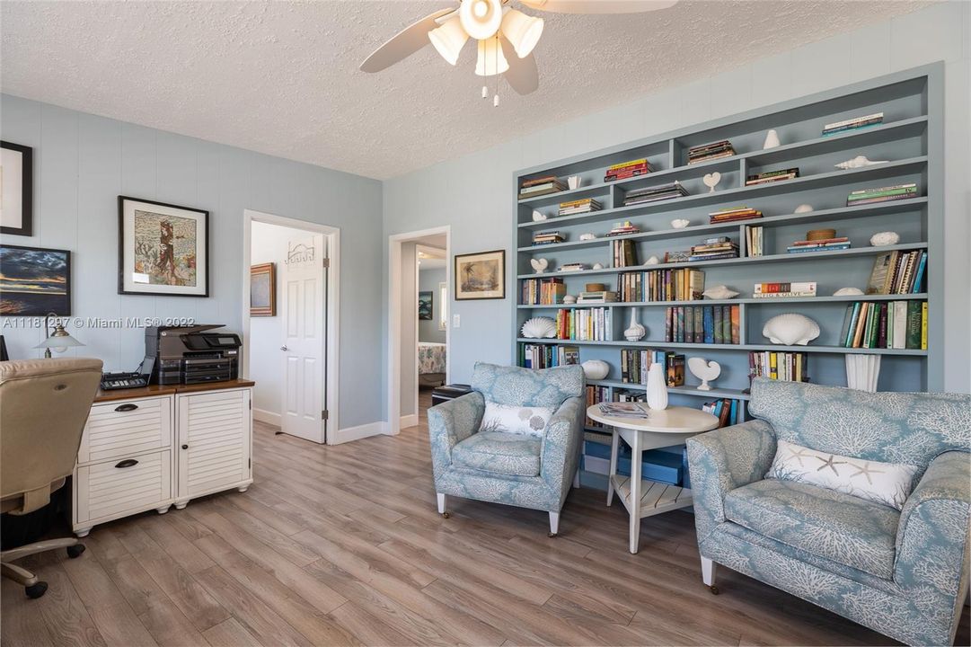 Recently Sold: $1,875,000 (3 beds, 2 baths, 1222 Square Feet)