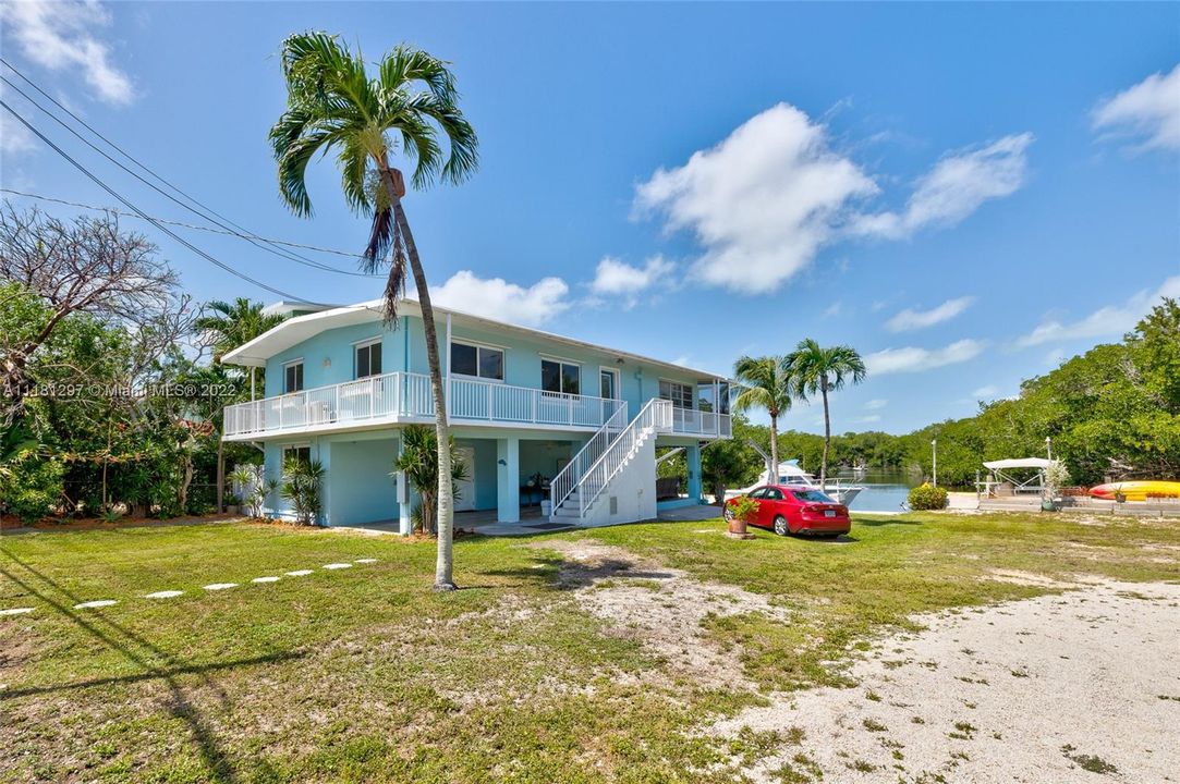 Recently Sold: $1,875,000 (3 beds, 2 baths, 1222 Square Feet)