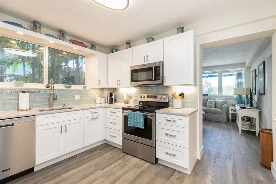 Recently Sold: $1,875,000 (3 beds, 2 baths, 1222 Square Feet)