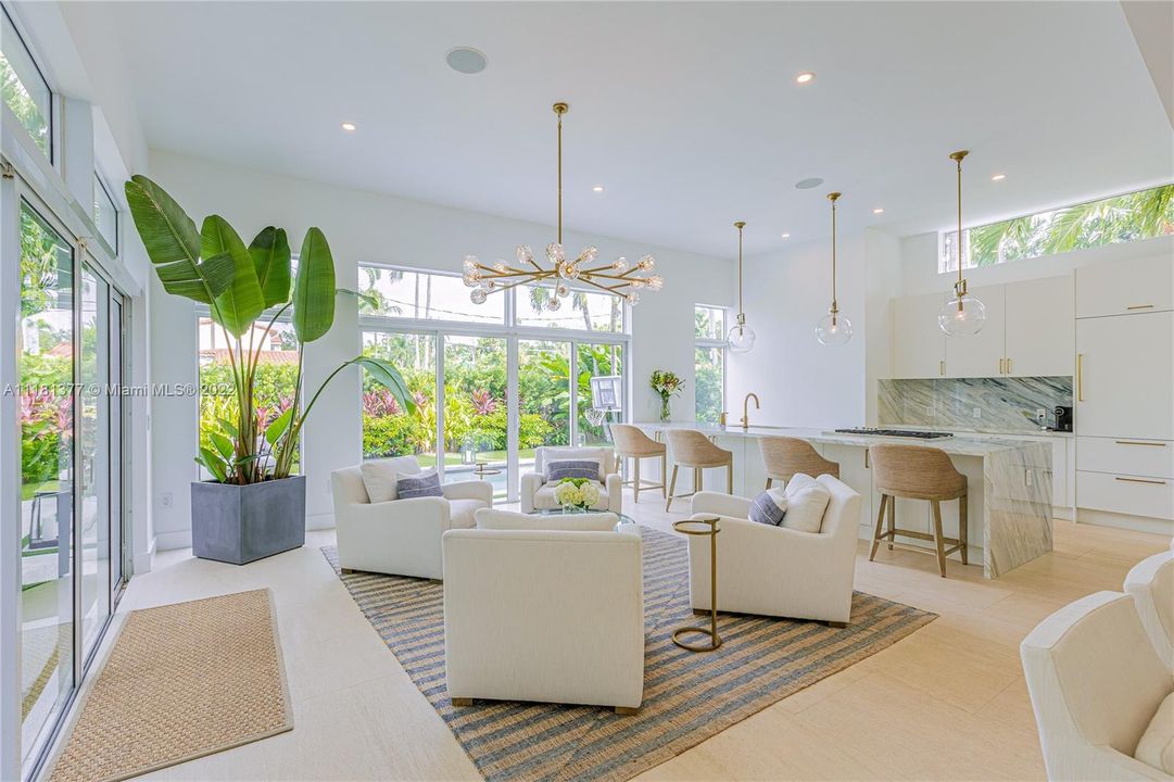 Recently Sold: $4,495,000 (4 beds, 4 baths, 3147 Square Feet)