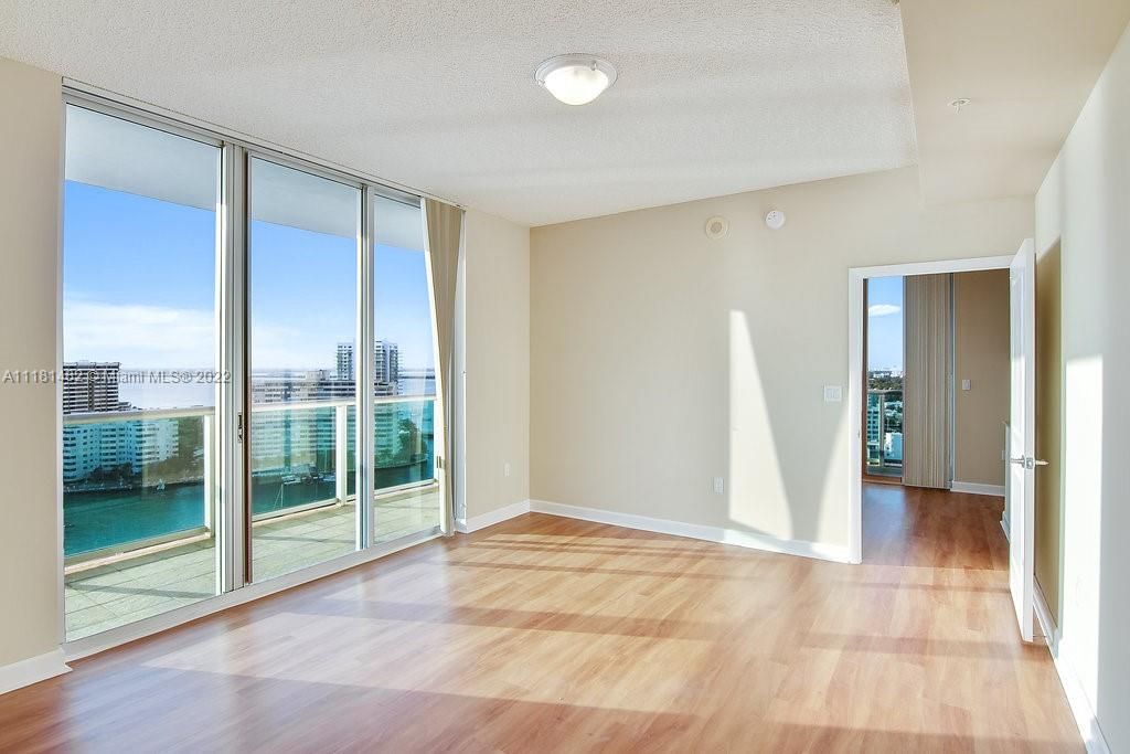 Recently Rented: $4,352 (2 beds, 2 baths, 1212 Square Feet)