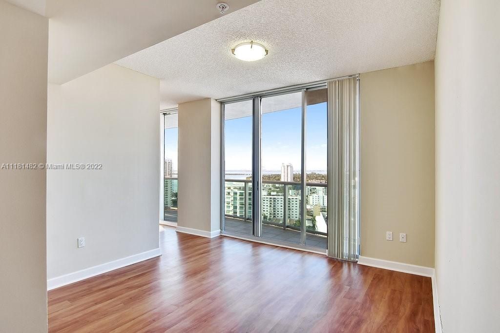 Recently Rented: $4,352 (2 beds, 2 baths, 1212 Square Feet)
