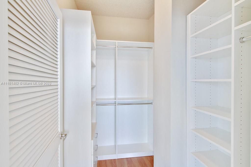 Recently Rented: $4,352 (2 beds, 2 baths, 1212 Square Feet)