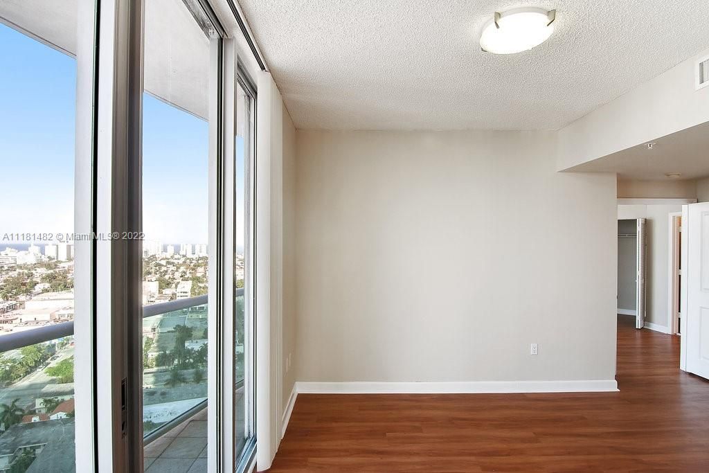 Recently Rented: $4,352 (2 beds, 2 baths, 1212 Square Feet)