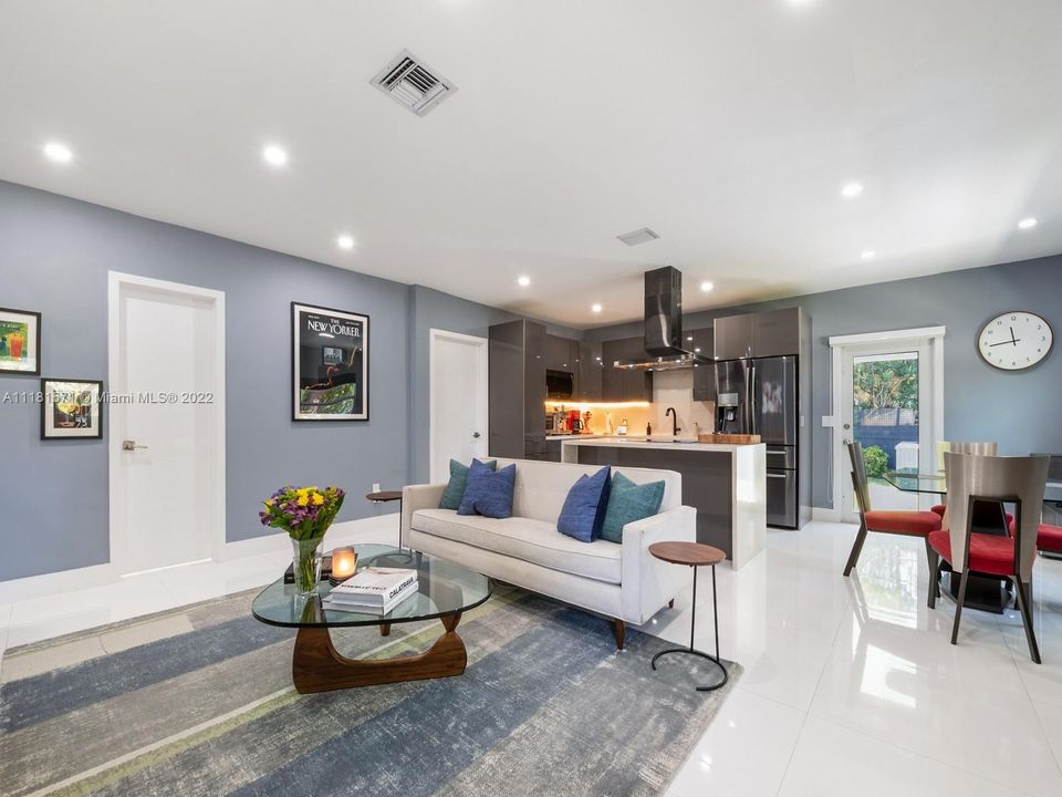 Recently Sold: $675,000 (3 beds, 2 baths, 1182 Square Feet)