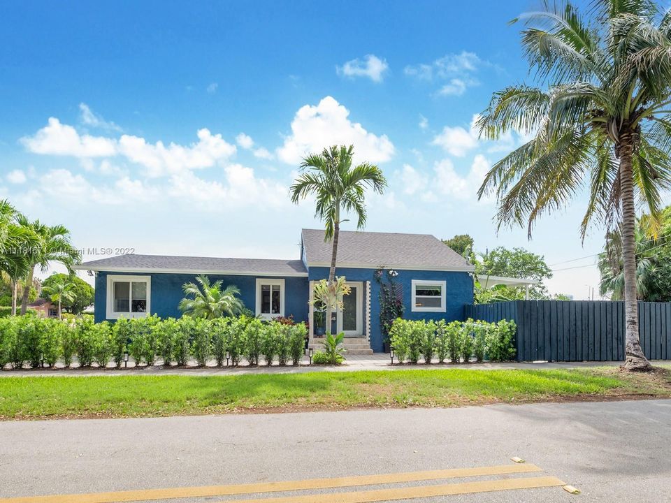 Recently Sold: $675,000 (3 beds, 2 baths, 1182 Square Feet)