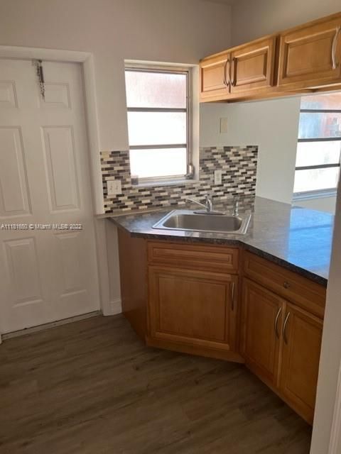 Recently Rented: $3,000 (3 beds, 2 baths, 2333 Square Feet)