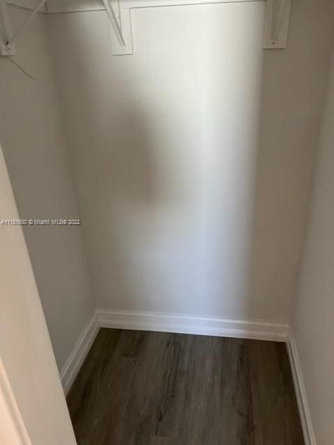 Recently Rented: $3,000 (3 beds, 2 baths, 2333 Square Feet)