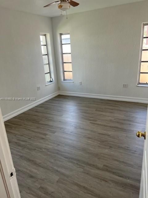 Recently Rented: $3,000 (3 beds, 2 baths, 2333 Square Feet)