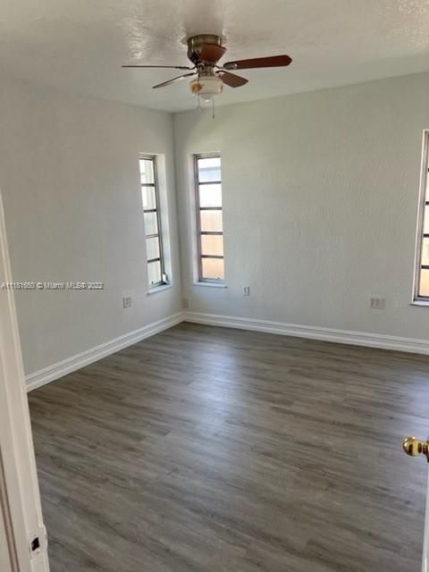 Recently Rented: $3,000 (3 beds, 2 baths, 2333 Square Feet)