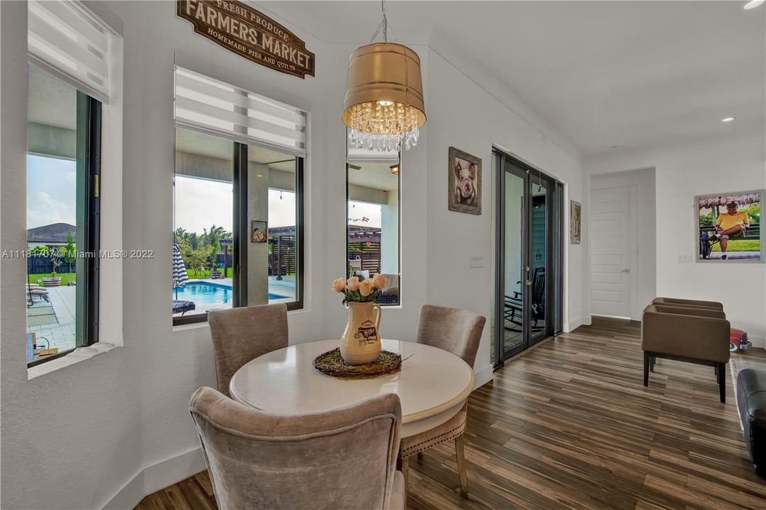 Recently Sold: $1,350,000 (5 beds, 3 baths, 2957 Square Feet)