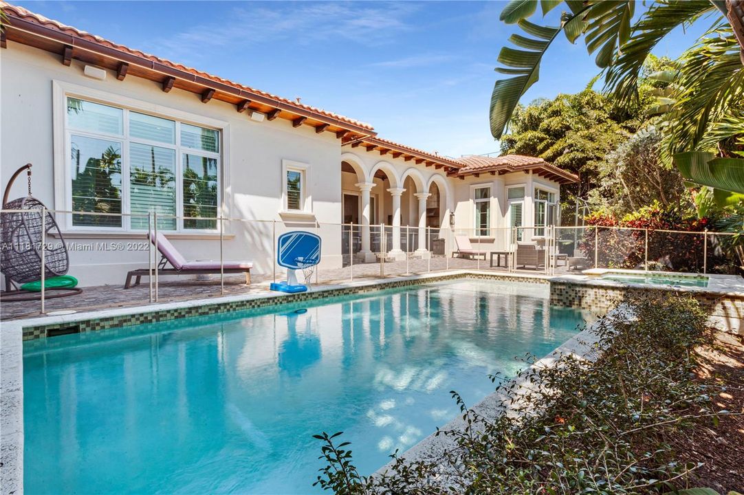 Recently Sold: $5,895,000 (5 beds, 6 baths, 0 Square Feet)