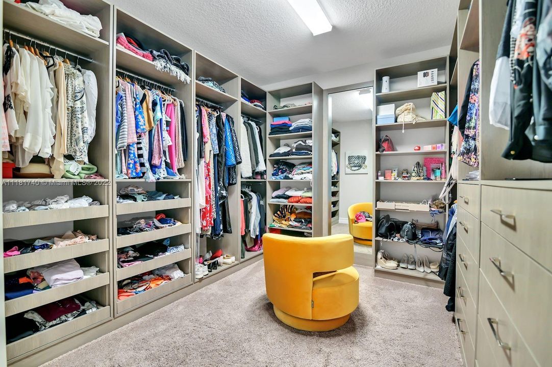 Недавно арендовано: $16,500 (5 спален, 6 ванн, 5233 Квадратных фут)