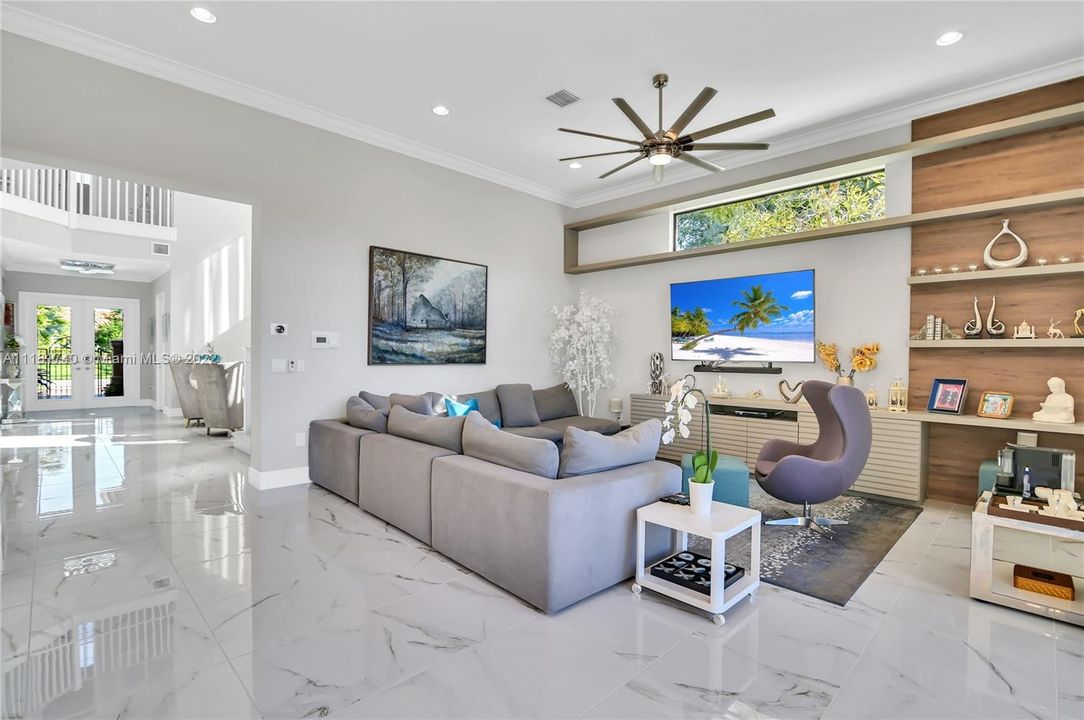 Недавно арендовано: $16,500 (5 спален, 6 ванн, 5233 Квадратных фут)