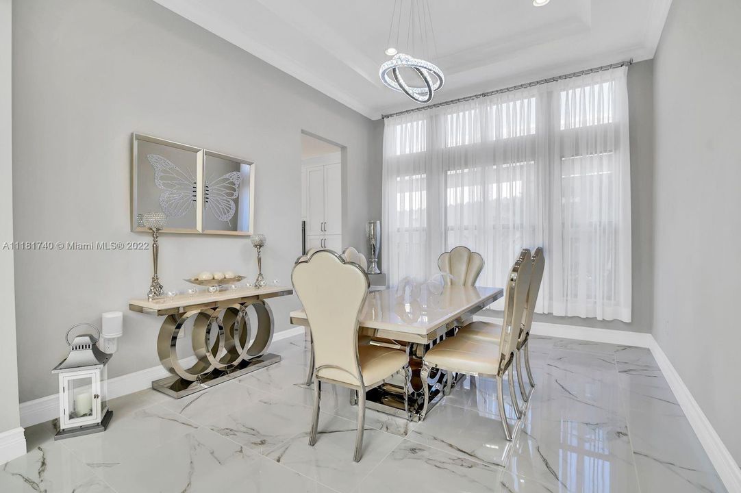 Недавно арендовано: $16,500 (5 спален, 6 ванн, 5233 Квадратных фут)