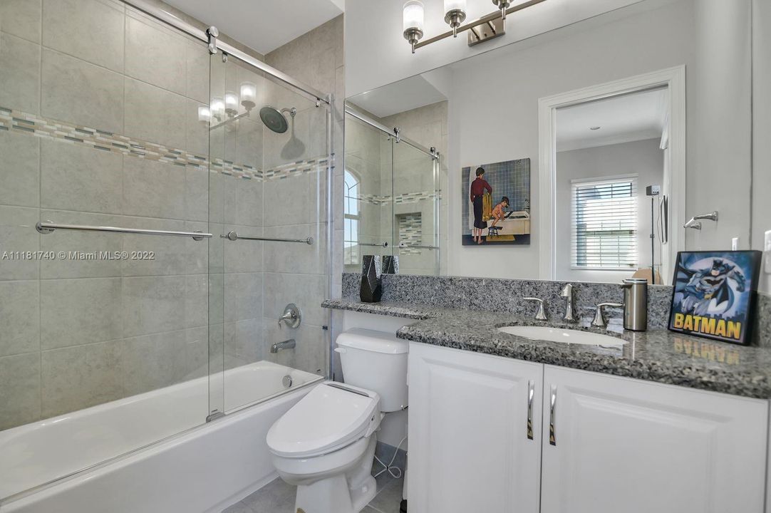 Недавно арендовано: $16,500 (5 спален, 6 ванн, 5233 Квадратных фут)