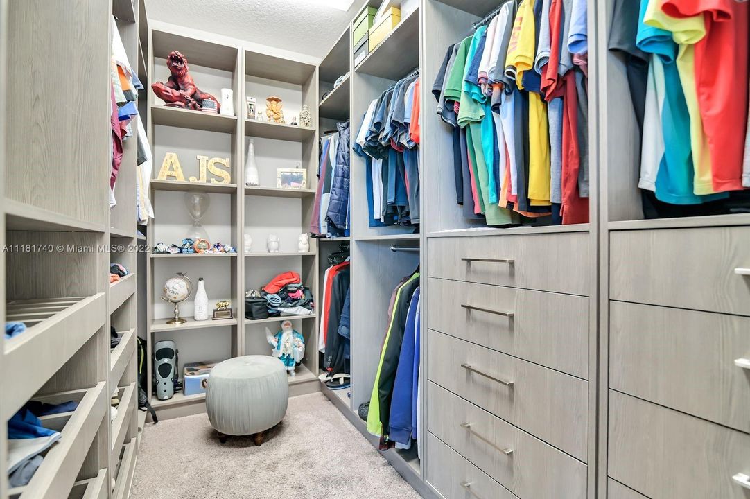 Недавно арендовано: $16,500 (5 спален, 6 ванн, 5233 Квадратных фут)