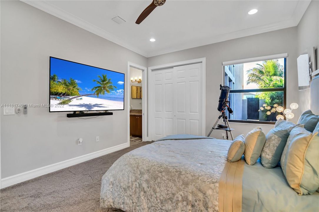 Недавно арендовано: $16,500 (5 спален, 6 ванн, 5233 Квадратных фут)