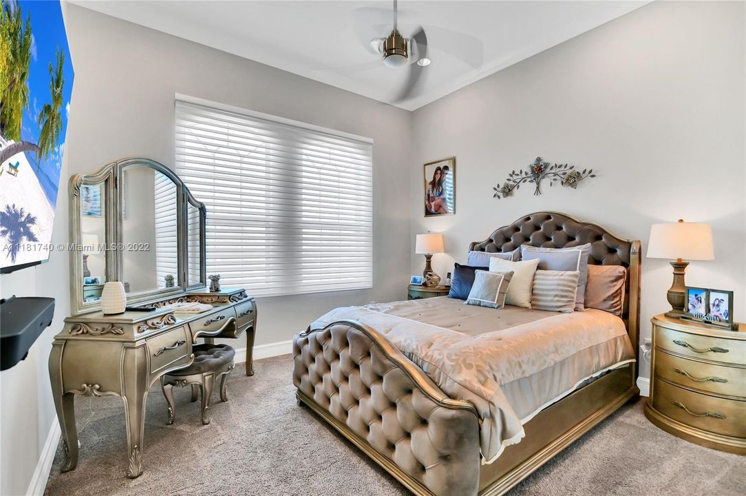 Недавно арендовано: $16,500 (5 спален, 6 ванн, 5233 Квадратных фут)