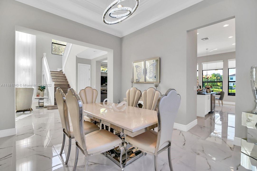 Недавно арендовано: $16,500 (5 спален, 6 ванн, 5233 Квадратных фут)