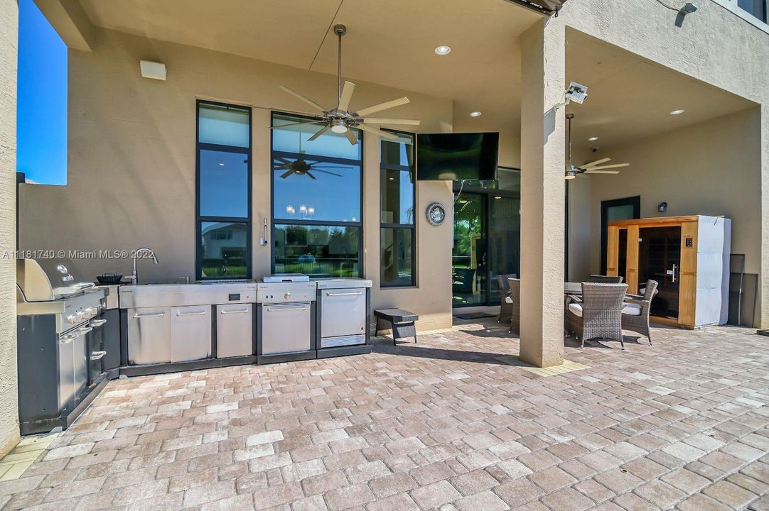 Недавно арендовано: $16,500 (5 спален, 6 ванн, 5233 Квадратных фут)