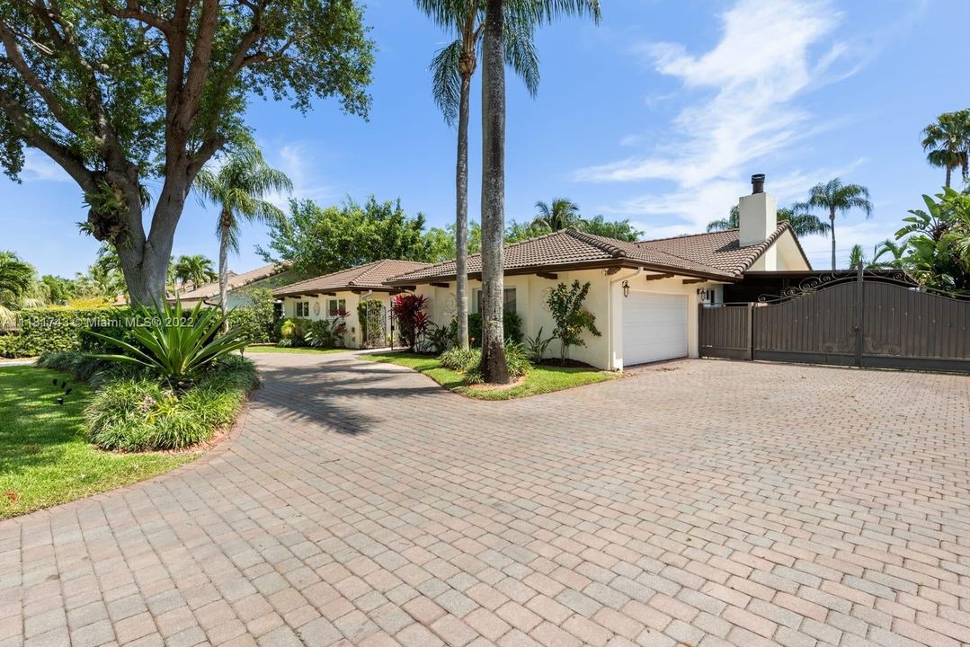 Recently Sold: $1,049,000 (4 beds, 3 baths, 3455 Square Feet)